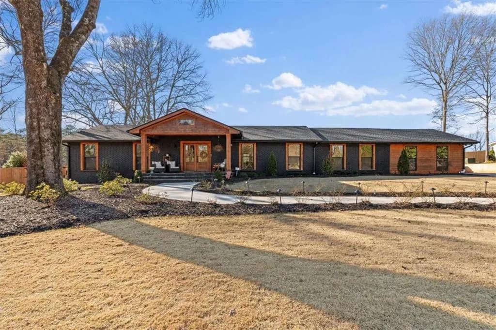 109 Briarwood Drive, Carrollton