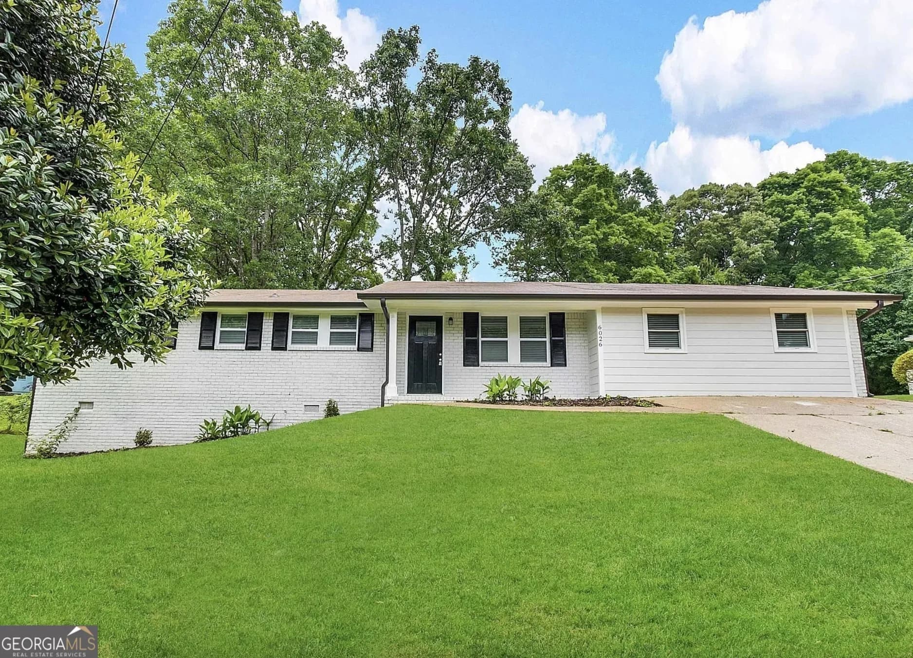 6026 S Bear Dr, Douglasville