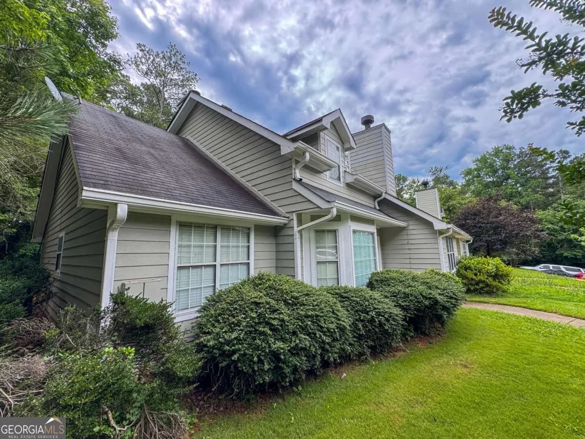 6847 S Lakewood Ter, Douglasville