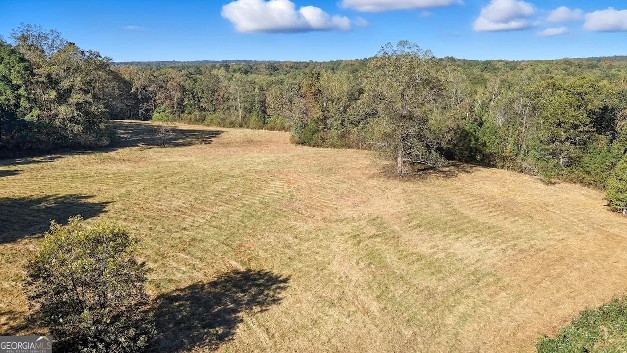 1075 Davis Rd, Carrollton