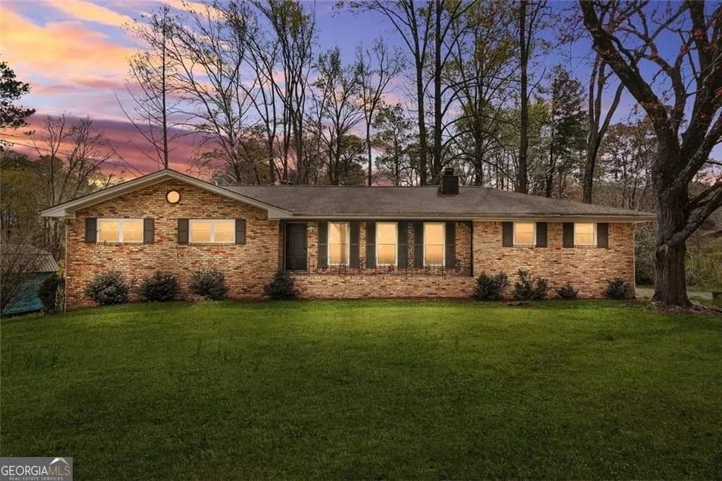 6428 Melrose Dr, Douglasville