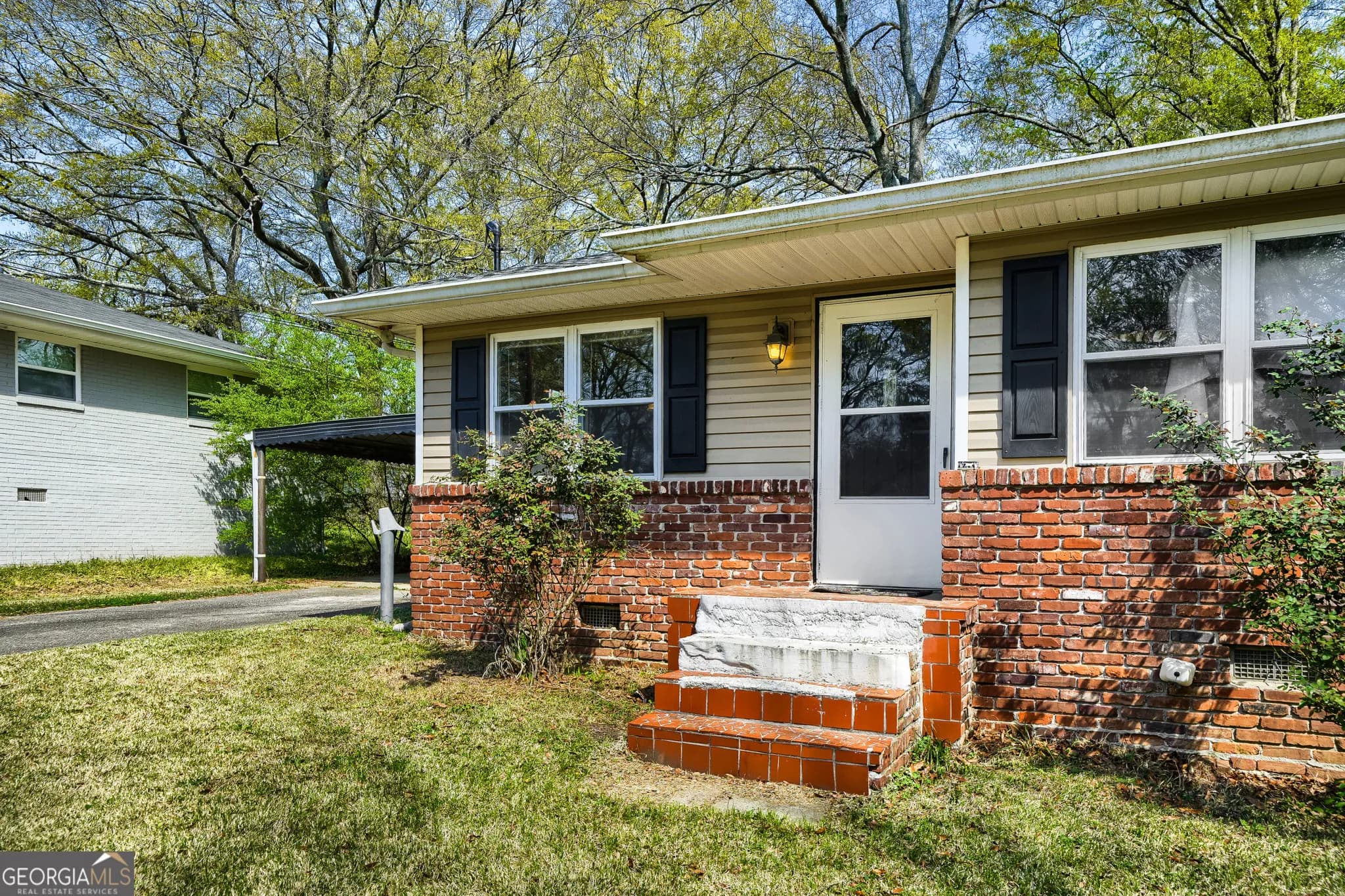 8504 Meadowbrook Dr, Douglasville