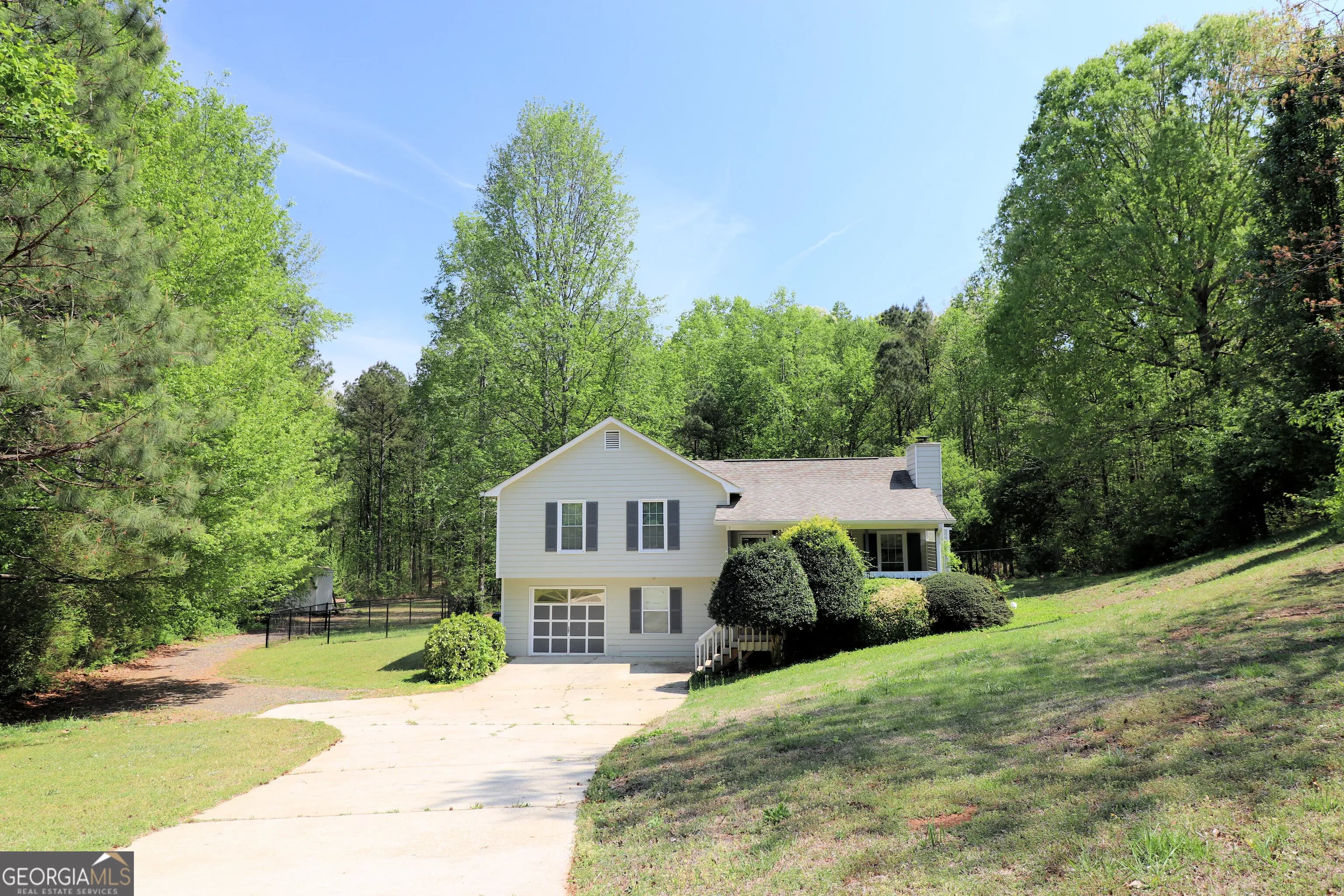 192 Deerfield Dr, Hiram