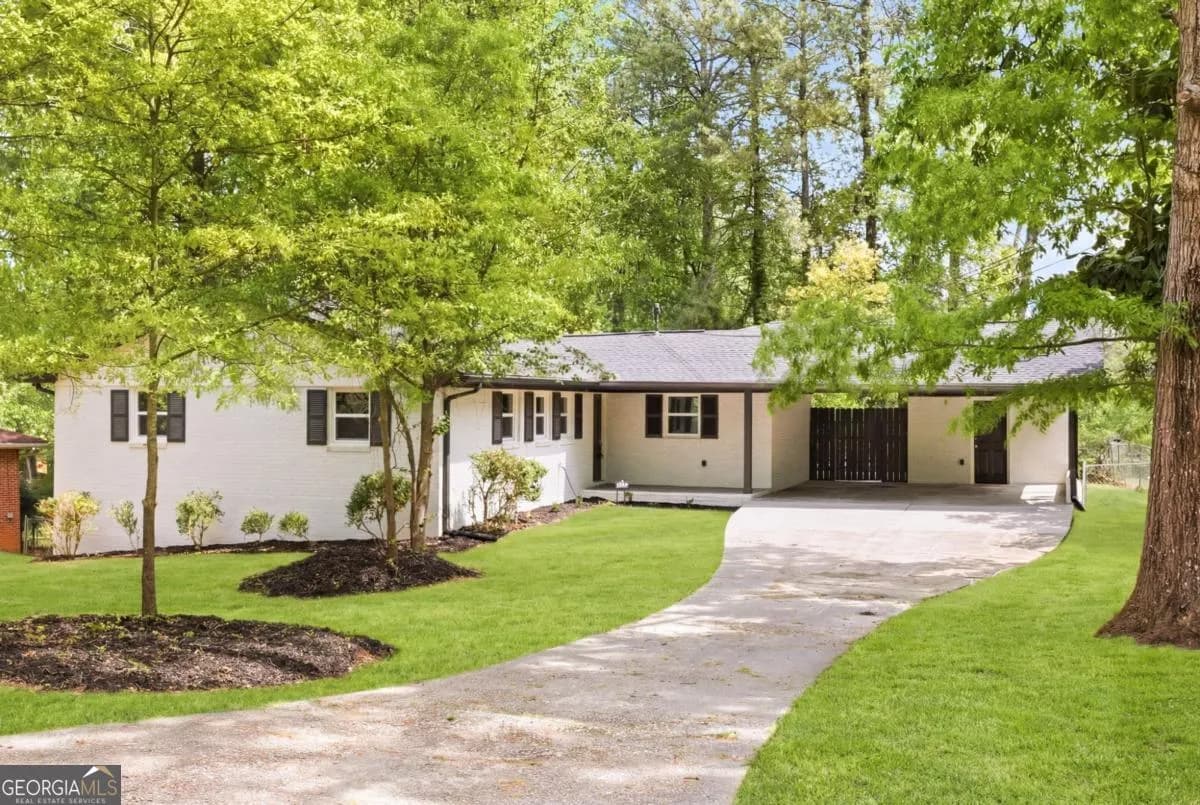 7170 Linda Dr, Lithia Springs