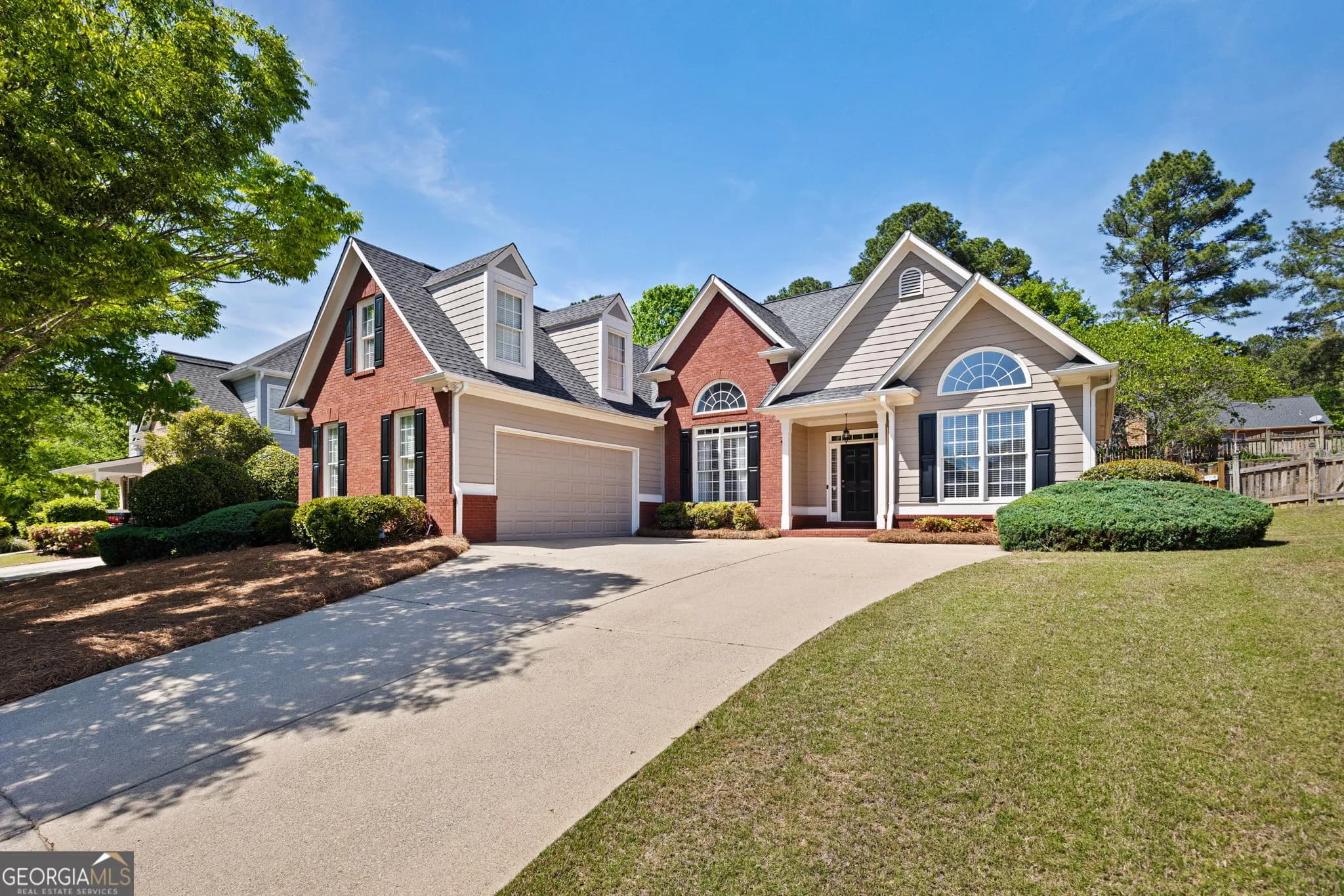 555 Golf Crest Dr, Acworth