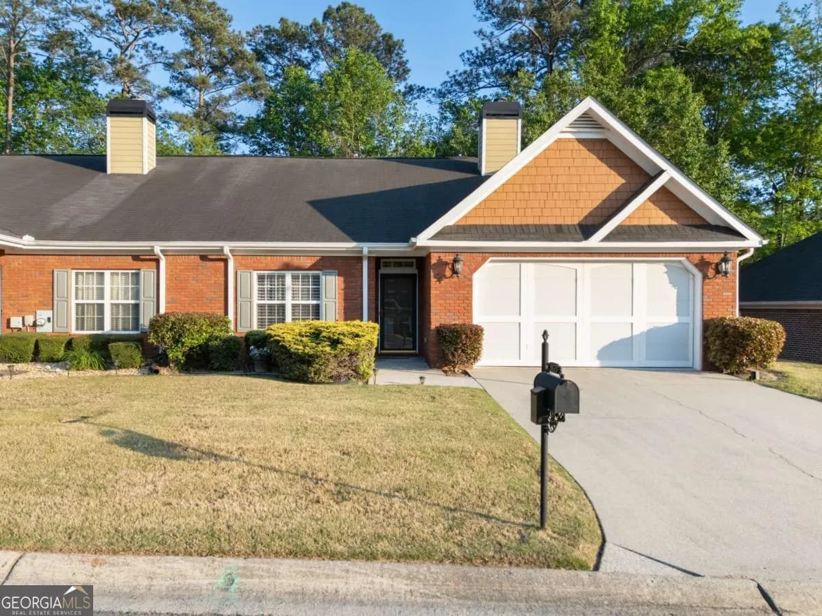 2525 Rosehill Cir, Lithia Springs