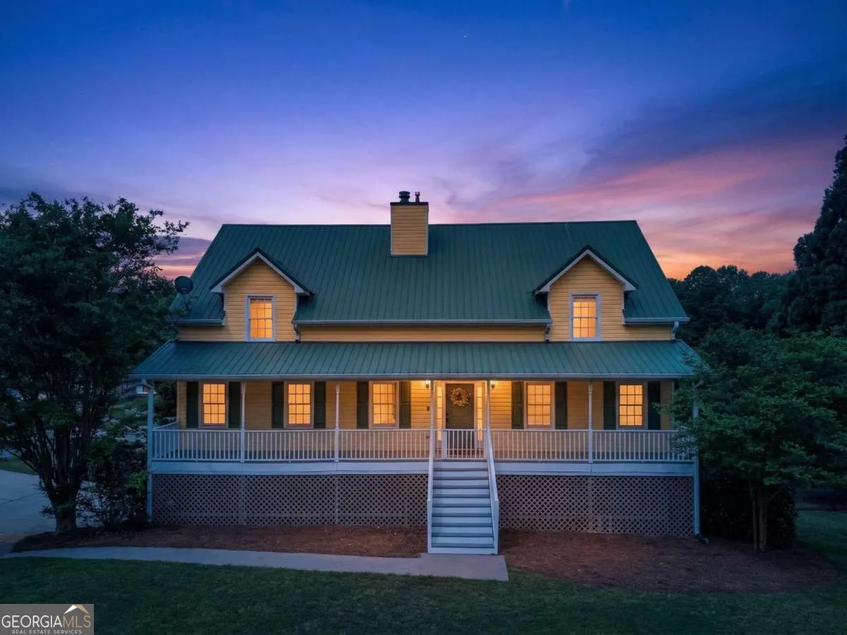 3301 Connie Way, Winston
