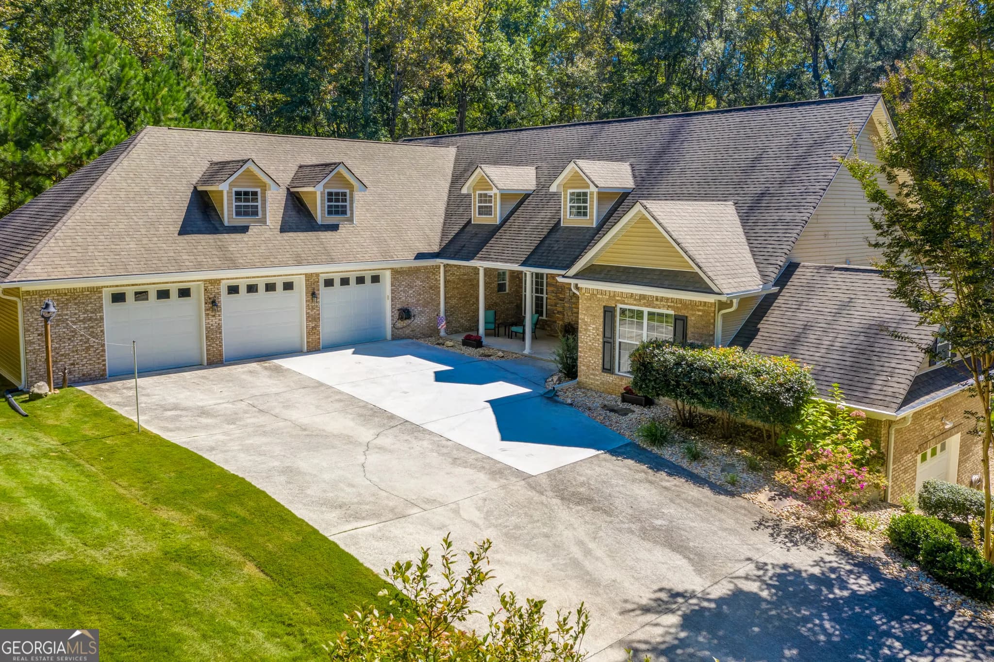 8878 Brewer Rd, Douglasville