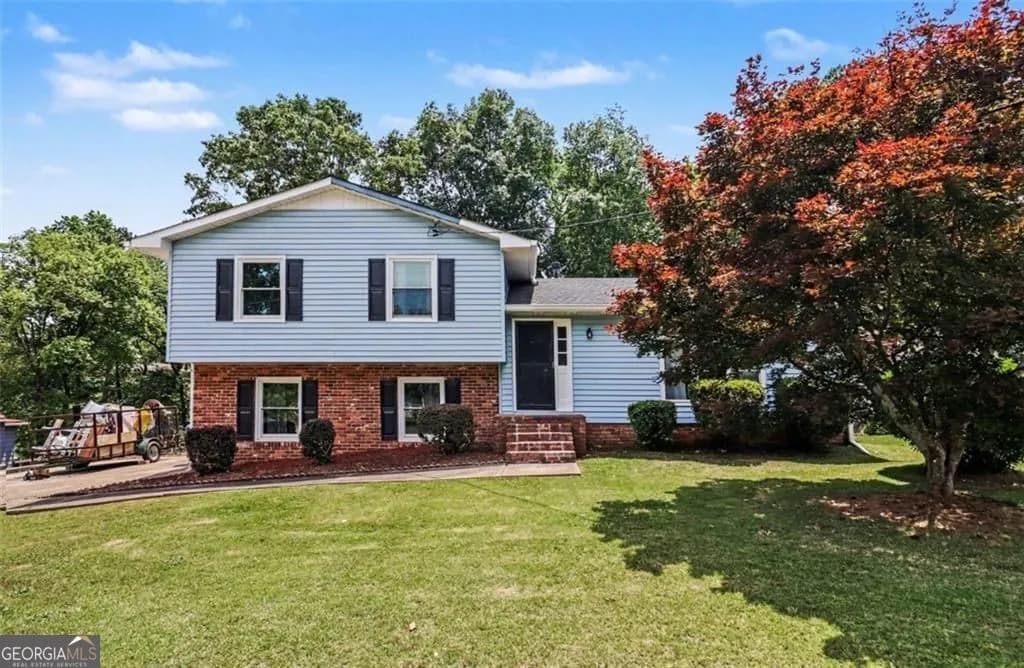 5913 Old Forrest Way, Douglasville