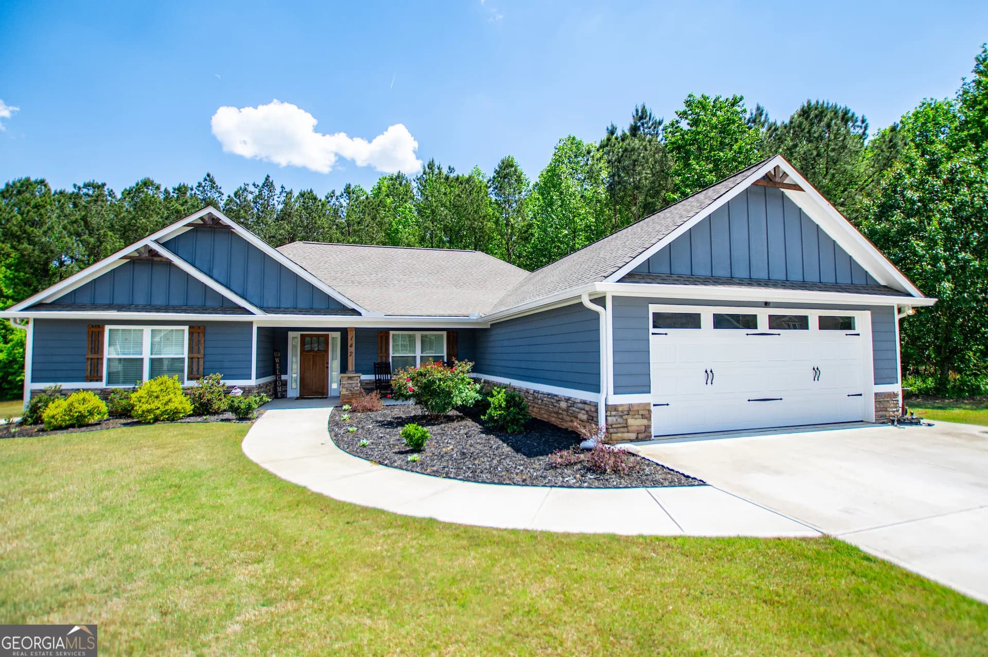 142 Lawrence Dr, Villa Rica