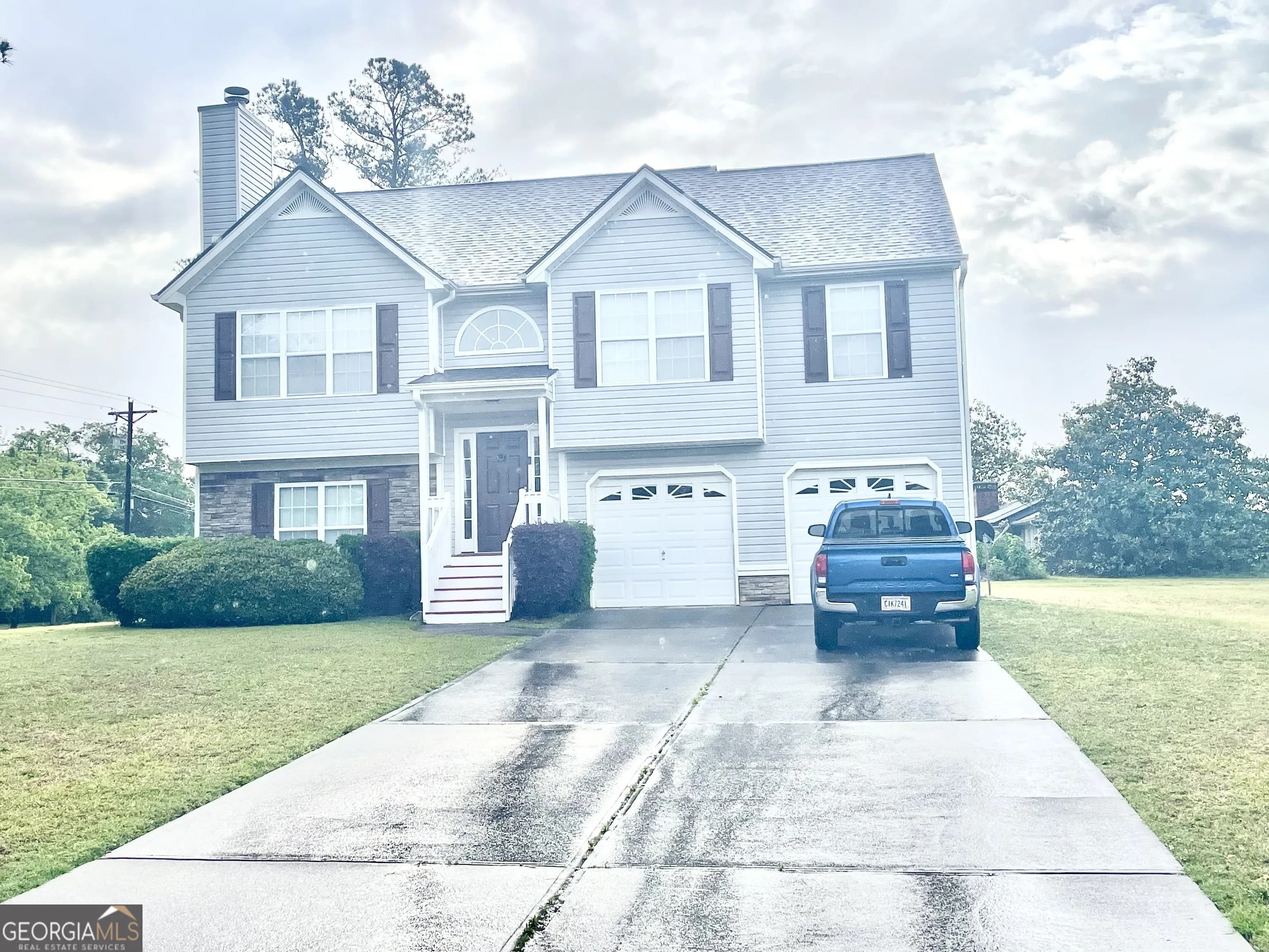 100 Hawthorn Dr, Carrollton
