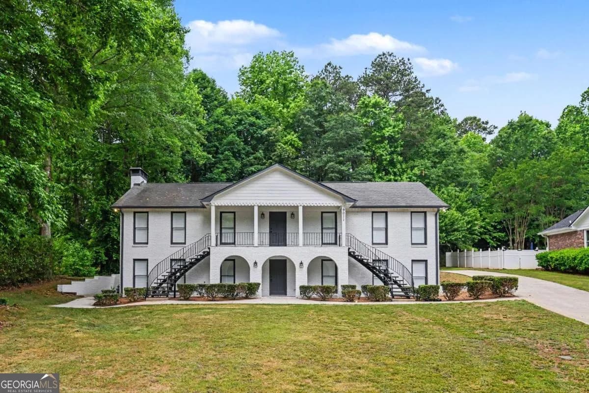 9011 Par Dr, Douglasville