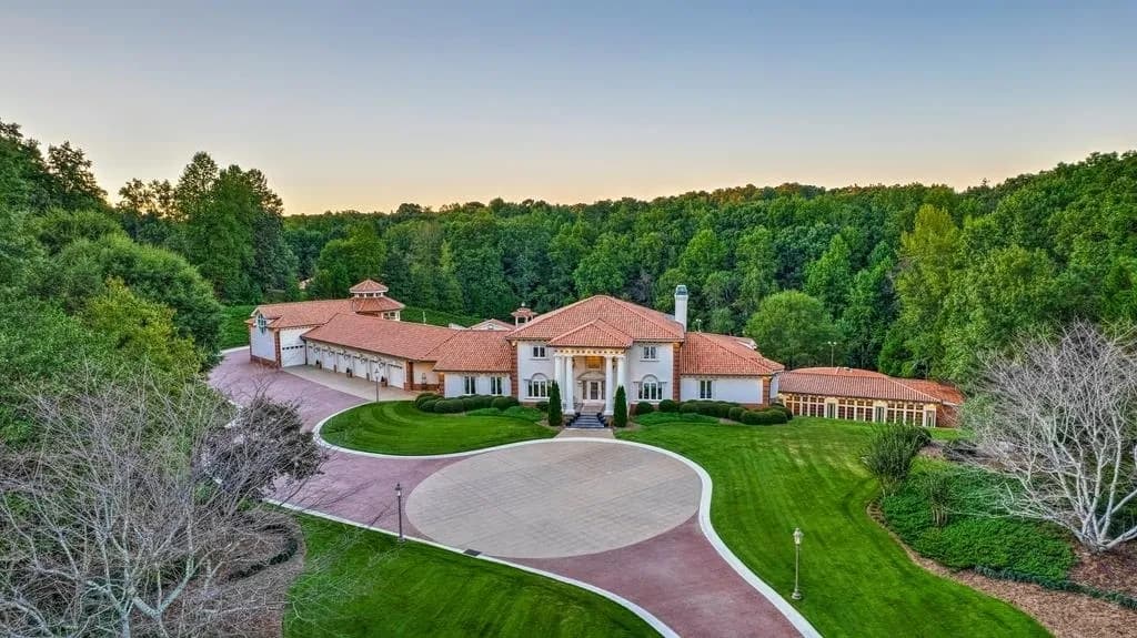 5326 Presley Pl, Douglasville